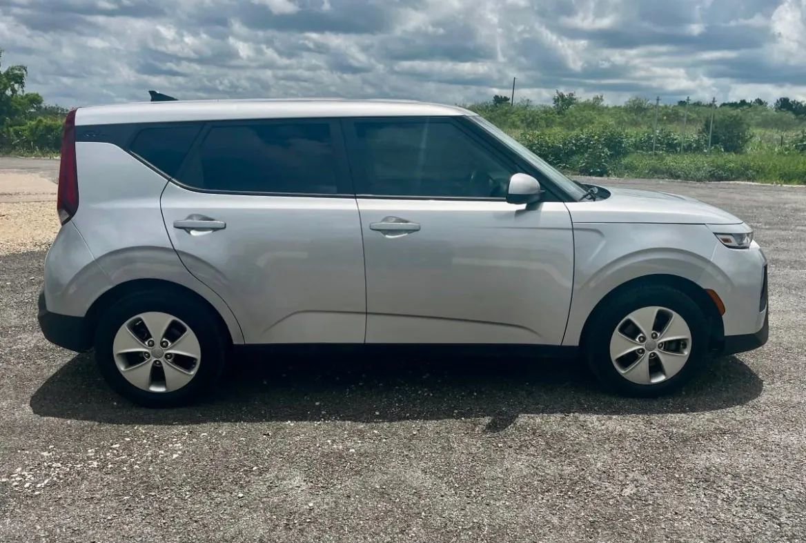 Used 2021 Kia Soul LX FWD image 7