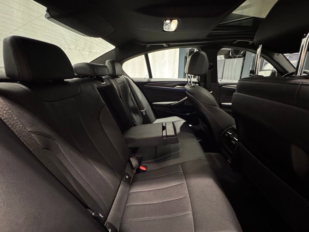 Certified 2023 BMW 530e xDrive w/ Premium Package image 27