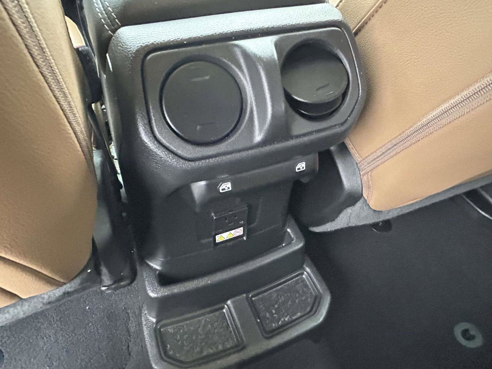 Used 2023 Jeep Wrangler Unlimited Sahara w/ Cold Weather Group image 16