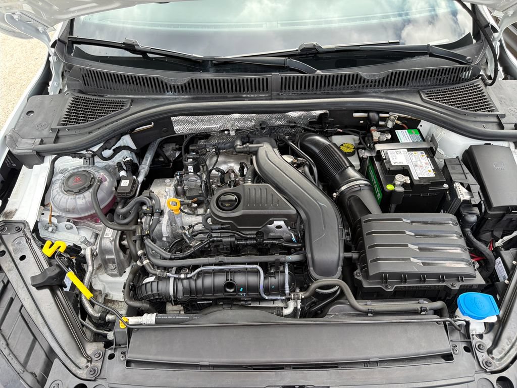 Used 2023 Volkswagen Jetta SE w/ Panoramic Sunroof Package FWD image 25