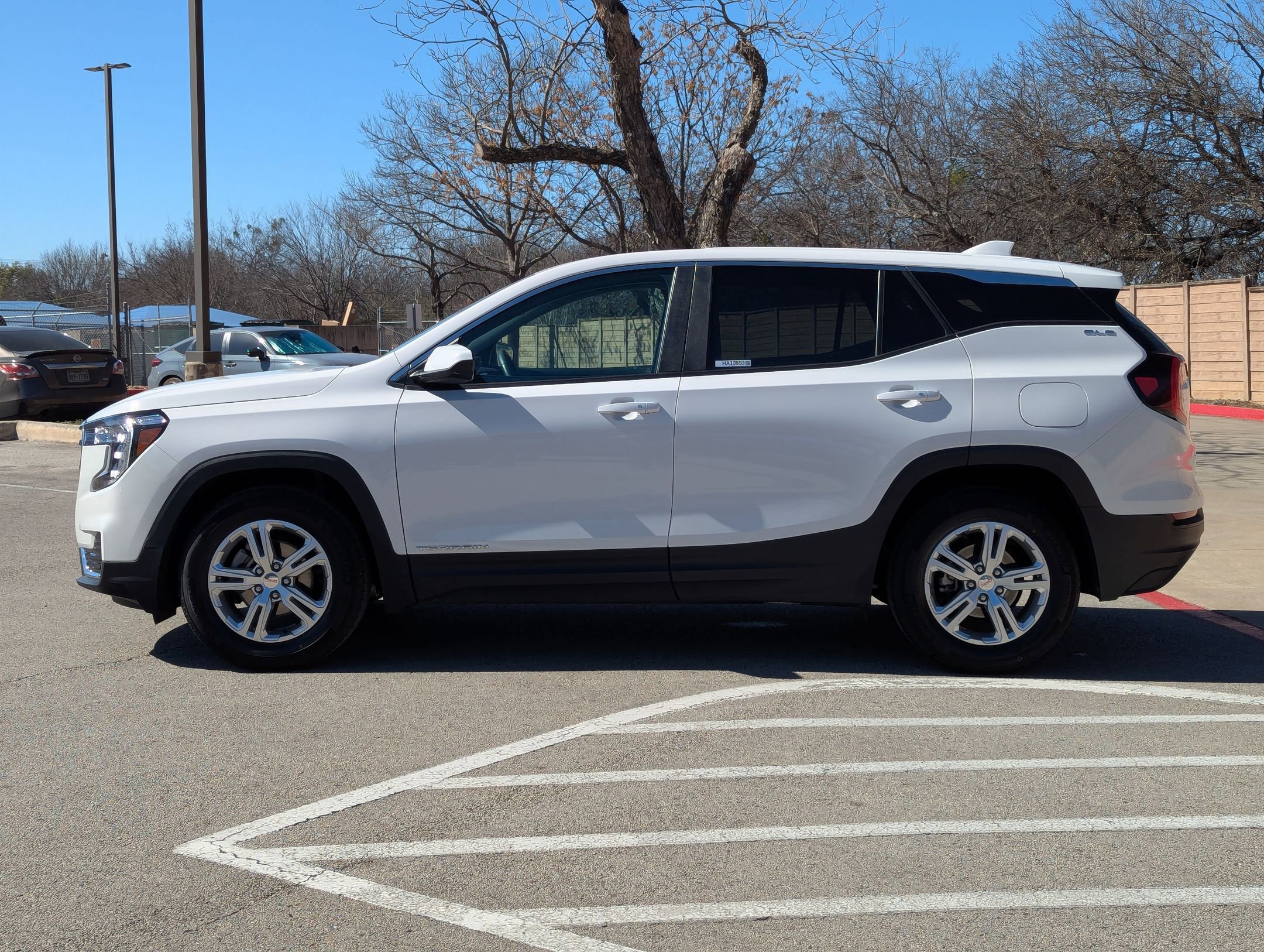 Used 2024 GMC Terrain SLE image 7