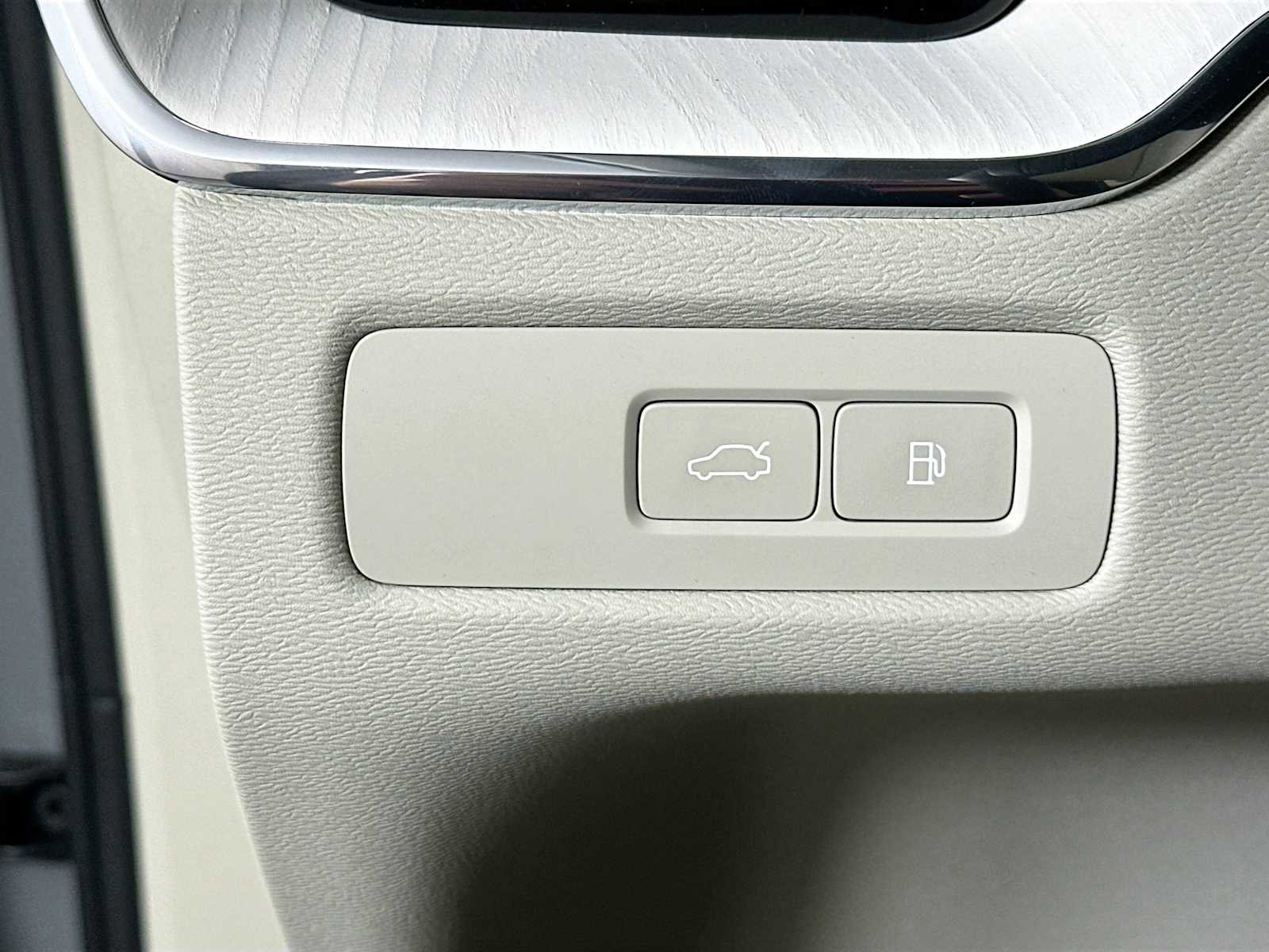 New 2026 Volvo XC60 T8 Ultra w/ Protection Package Premier image 10