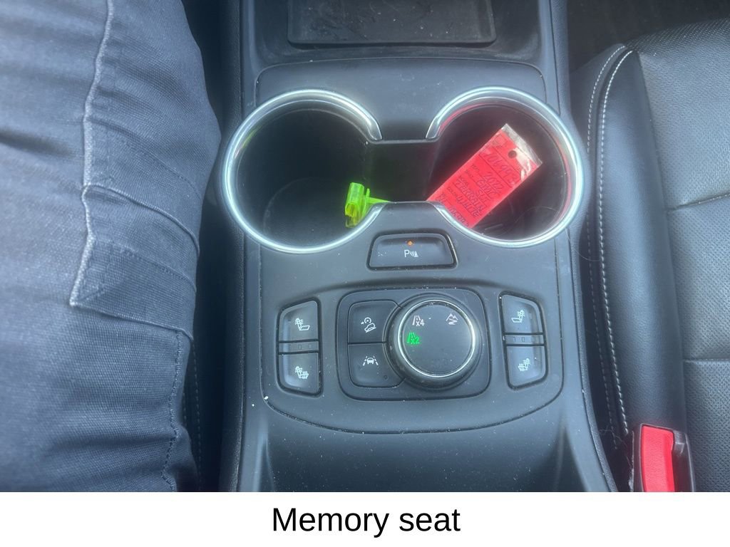 Used 2022 GMC Terrain SLT w/ Tech Package AWD/4WD image 24