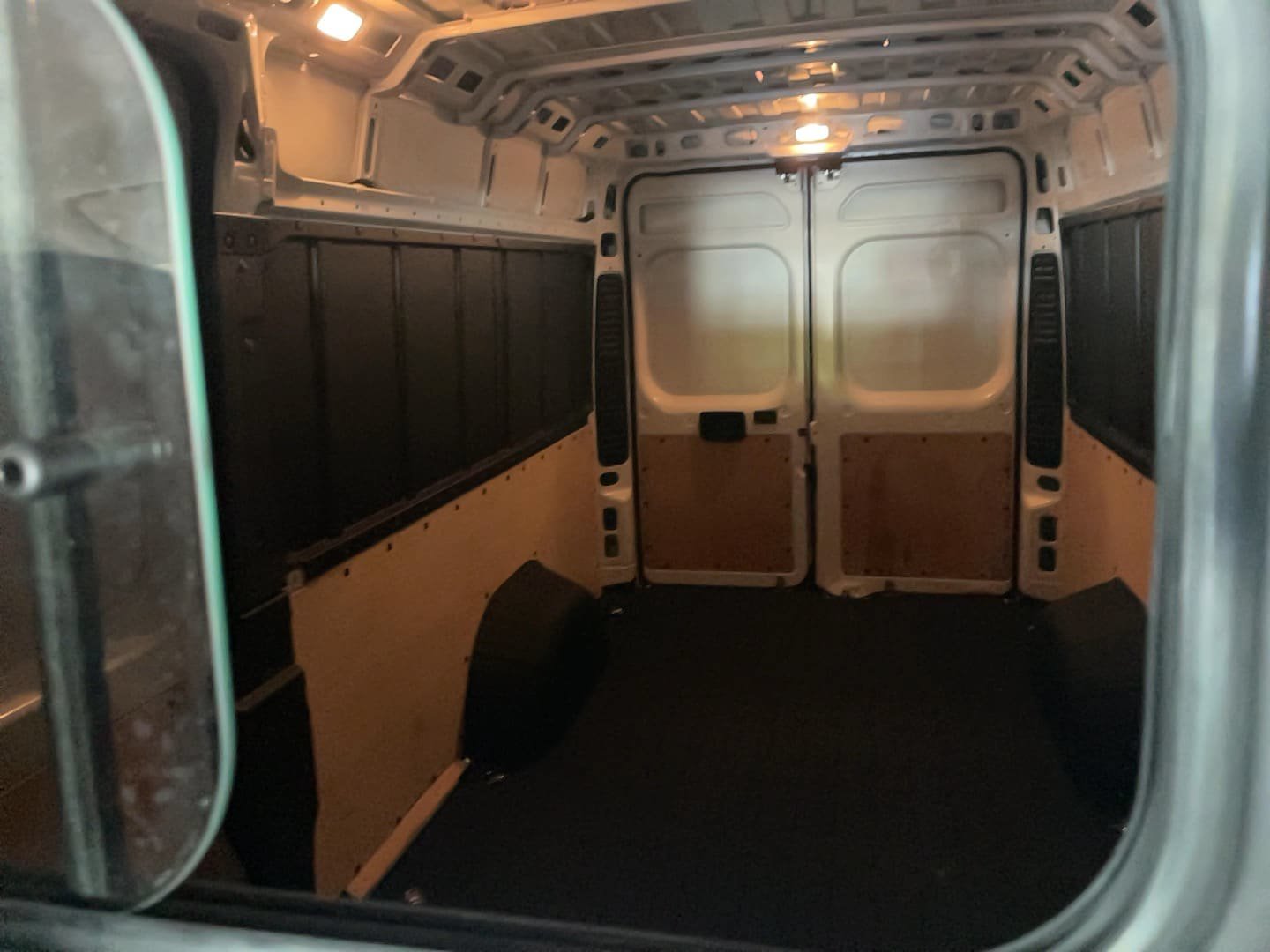 Used 2025 RAM ProMaster 3500 w/ Safety Group FWD image 19