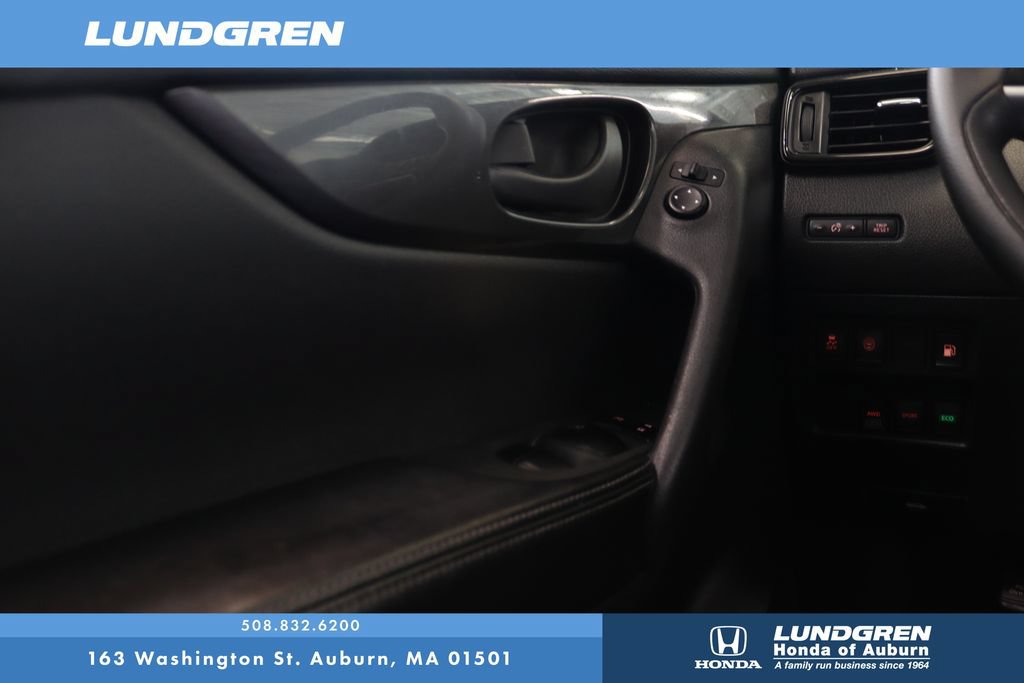 Used 2019 Nissan Rogue S AWD/4WD image 24