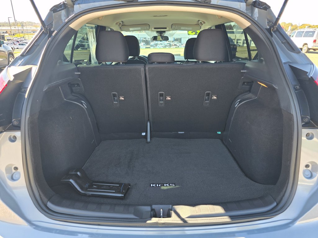 Used 2023 Nissan Kicks SR FWD image 15