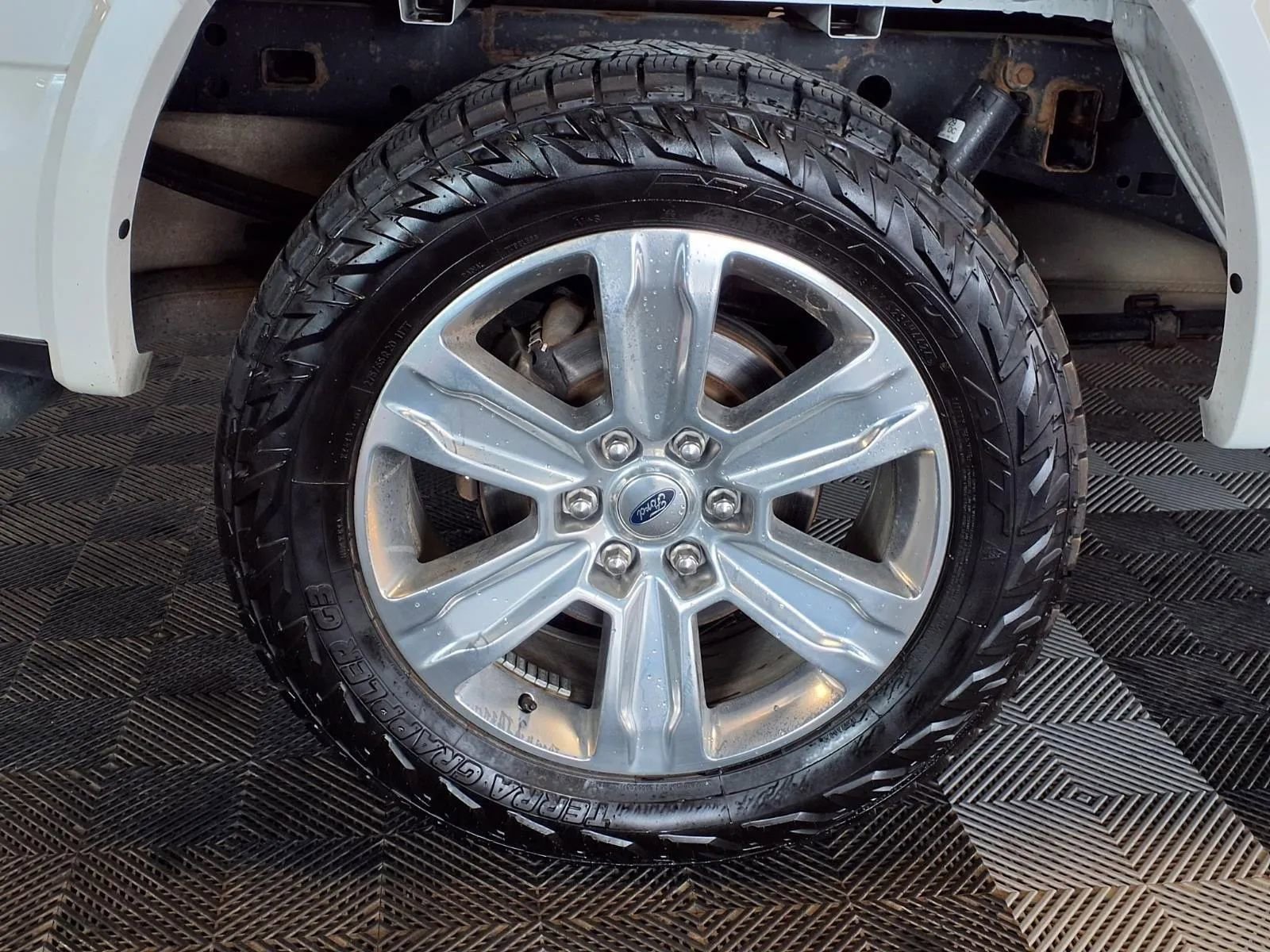 Used 2018 Ford F150 Platinum w/ Equipment Group 701A Luxury AWD/4WD image 7