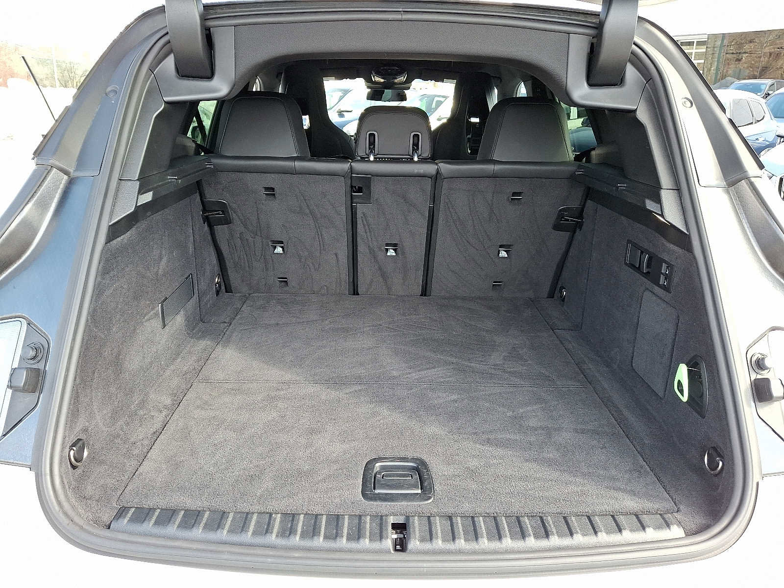 Used 2024 BMW iX xDrive50 w/ Sport Package image 29