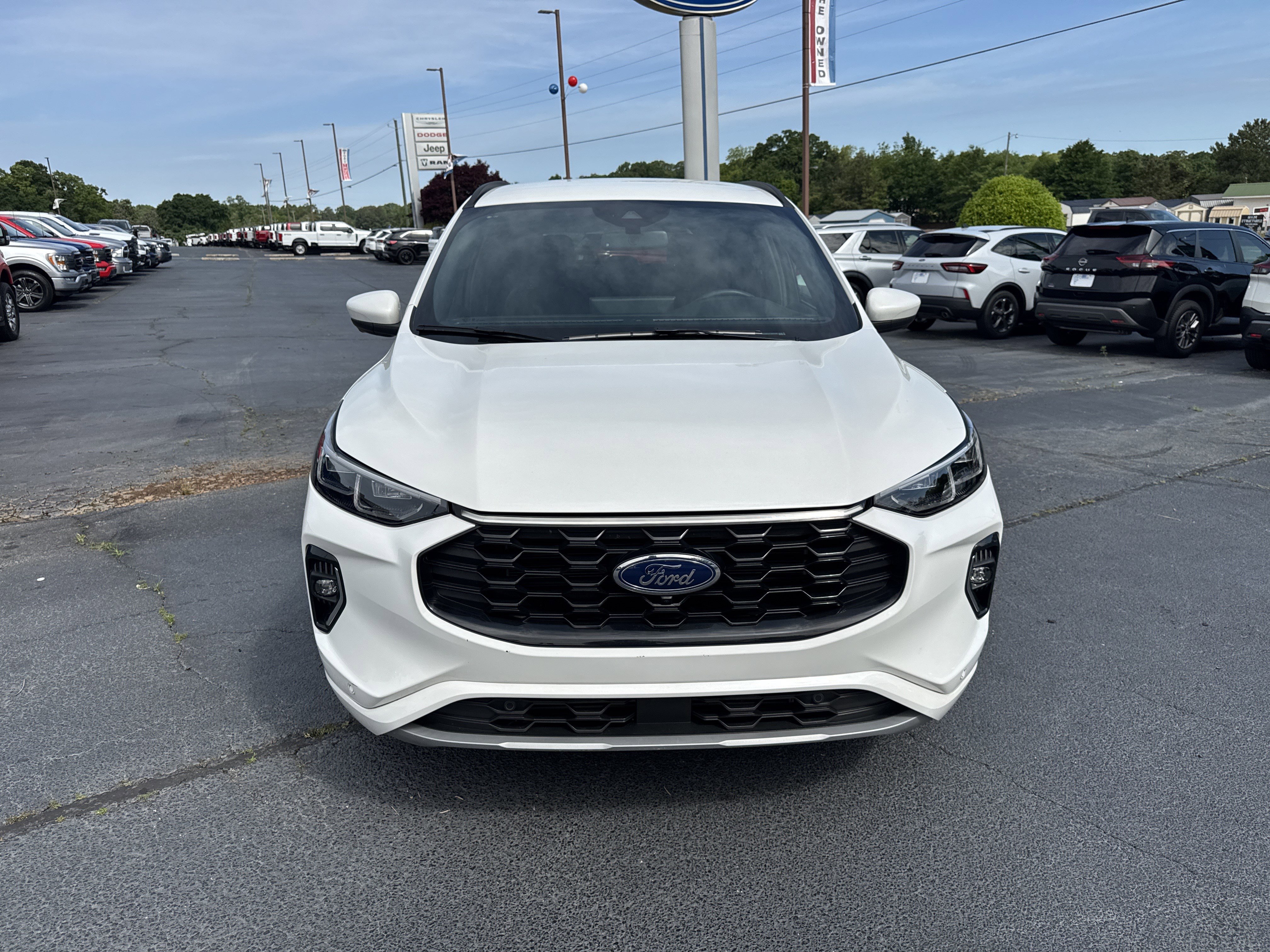 Certified 2023 Ford Escape ST-Line Elite AWD/4WD image 3