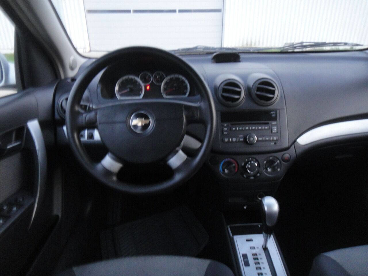 Used 2011 Chevrolet Aveo5 LT w/ Power and Convenience Package image 11