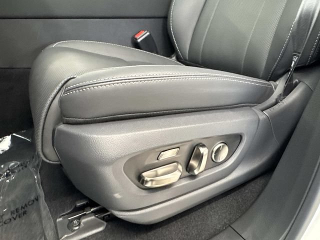 New 2026 Lexus LX 700h Luxury AWD/4WD image 18