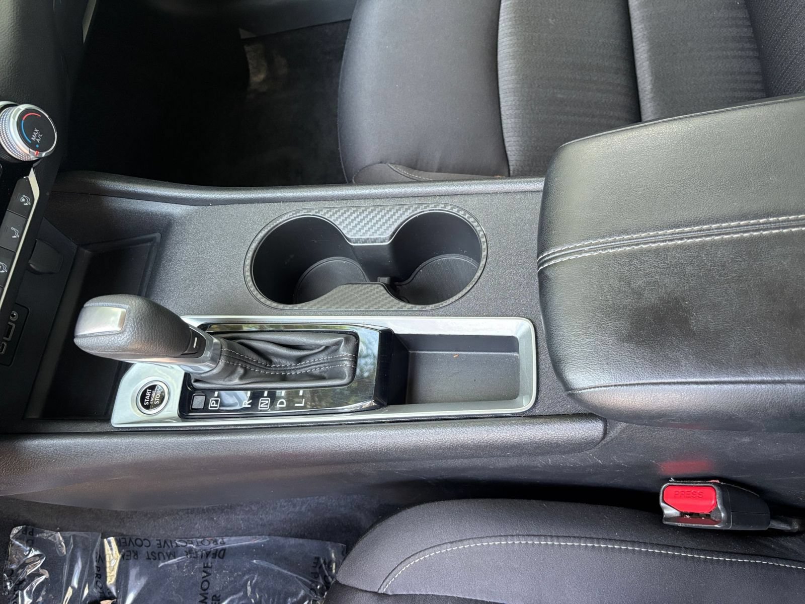 Used 2025 Nissan Altima 2.5 SV FWD image 41