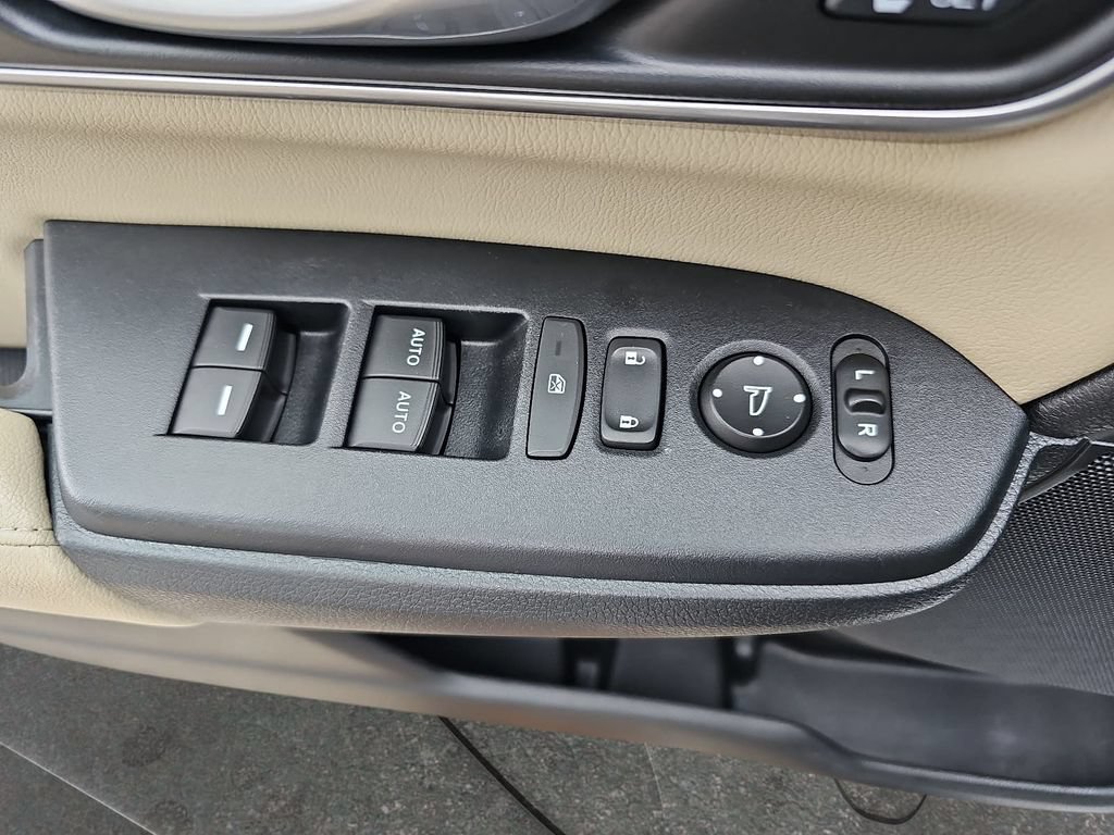 Used 2019 Honda CR-V EX-L image 27