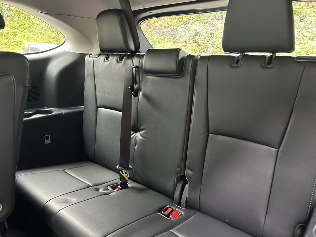 Used 2020 Toyota Highlander Limited AWD/4WD image 34