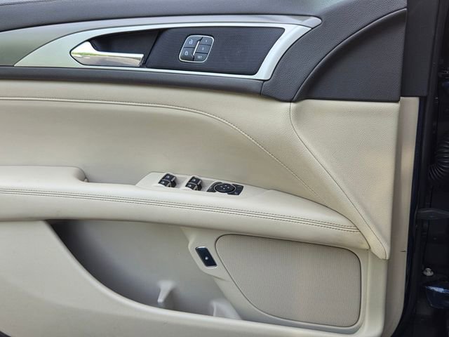 Used 2017 Lincoln MKZ Premiere image 26