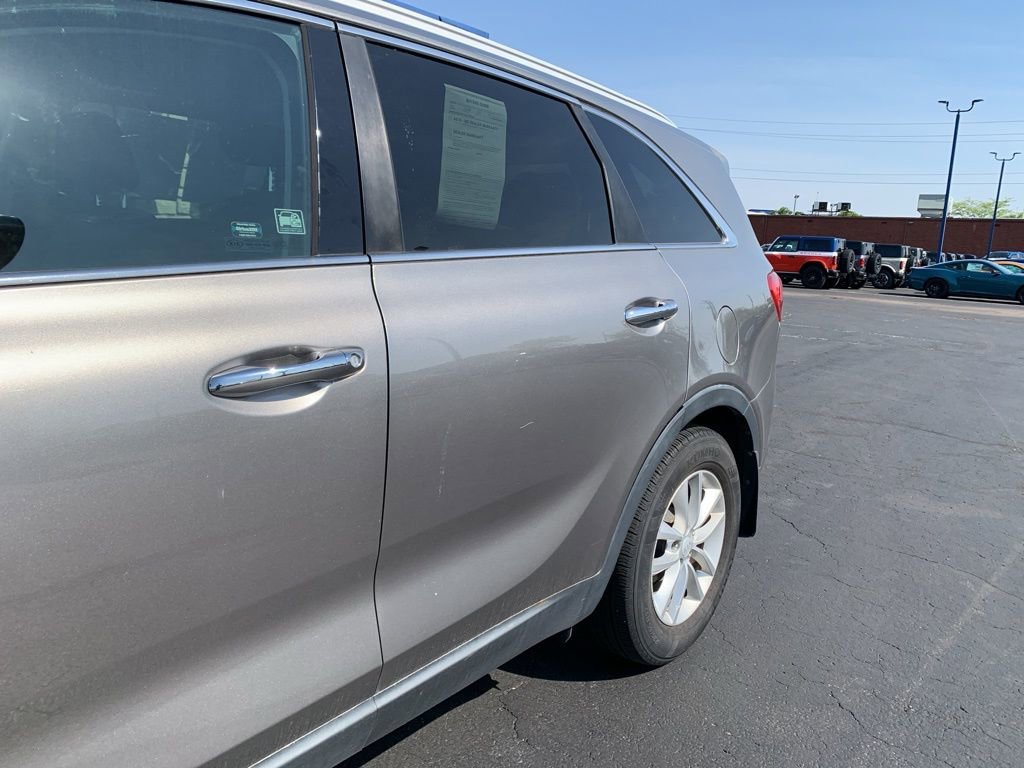 Used 2016 Kia Sorento LX AWD/4WD image 12