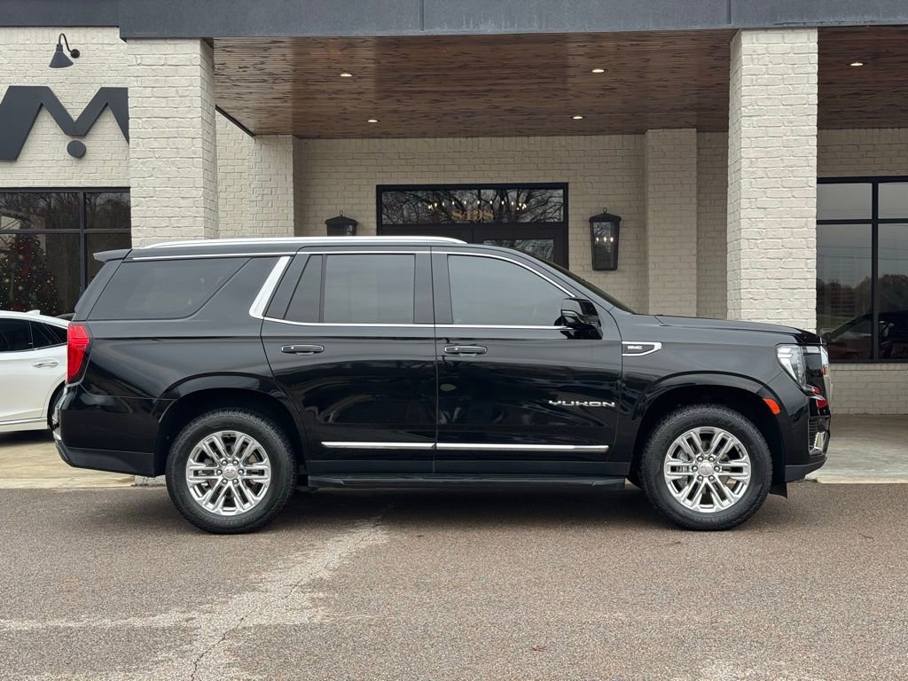 Used 2022 GMC Yukon SLT w/ SLT Premium Package image 17