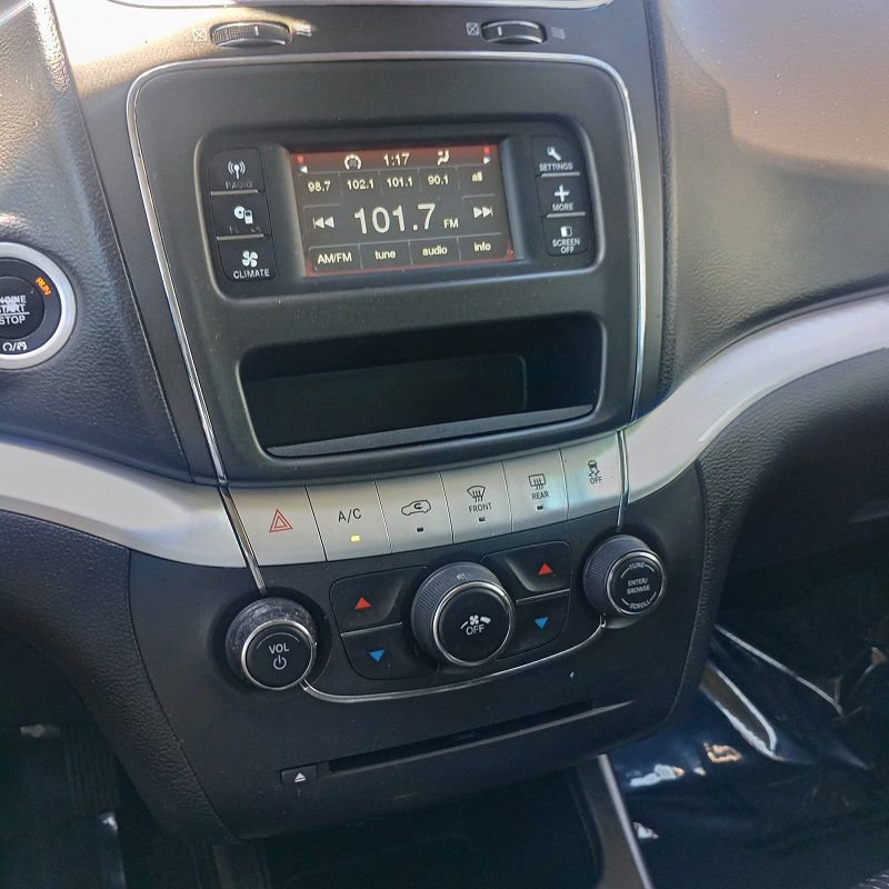 Used 2019 Dodge Journey SE FWD image 13