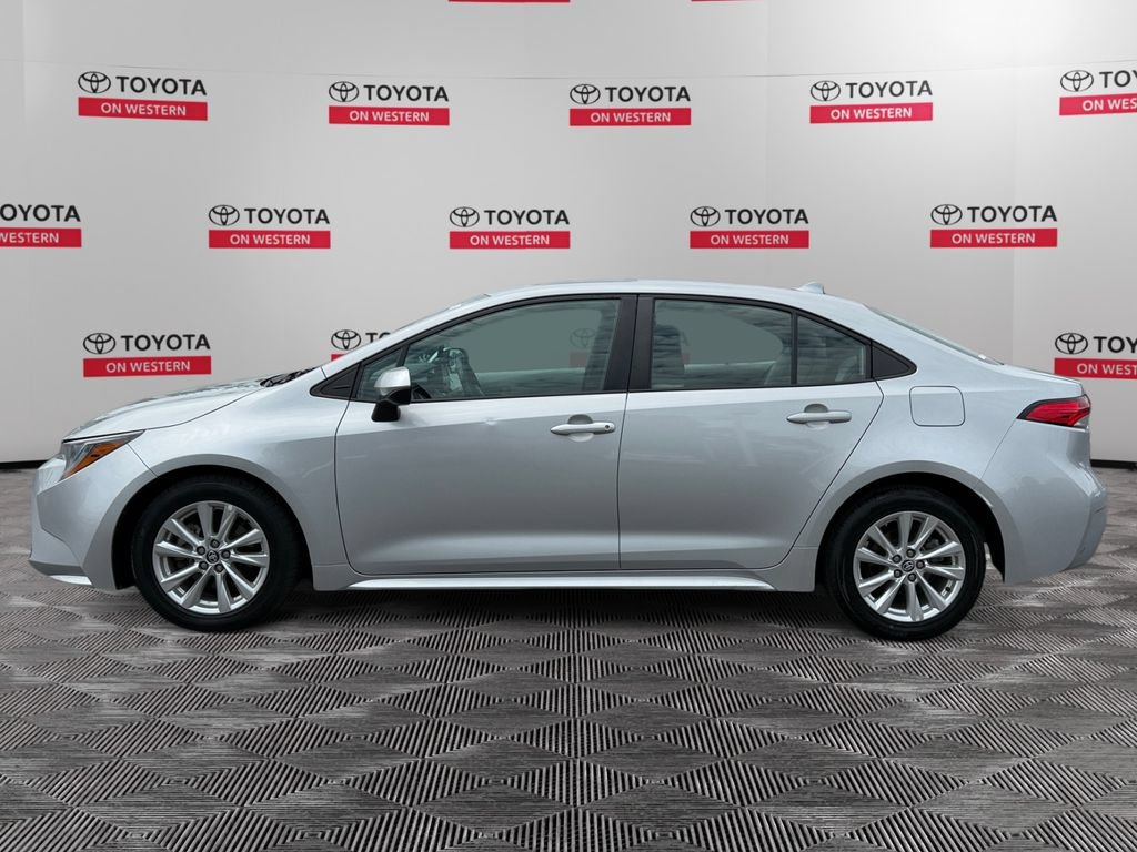 Used 2024 Toyota Corolla LE w/ LE Premium Package FWD image 8