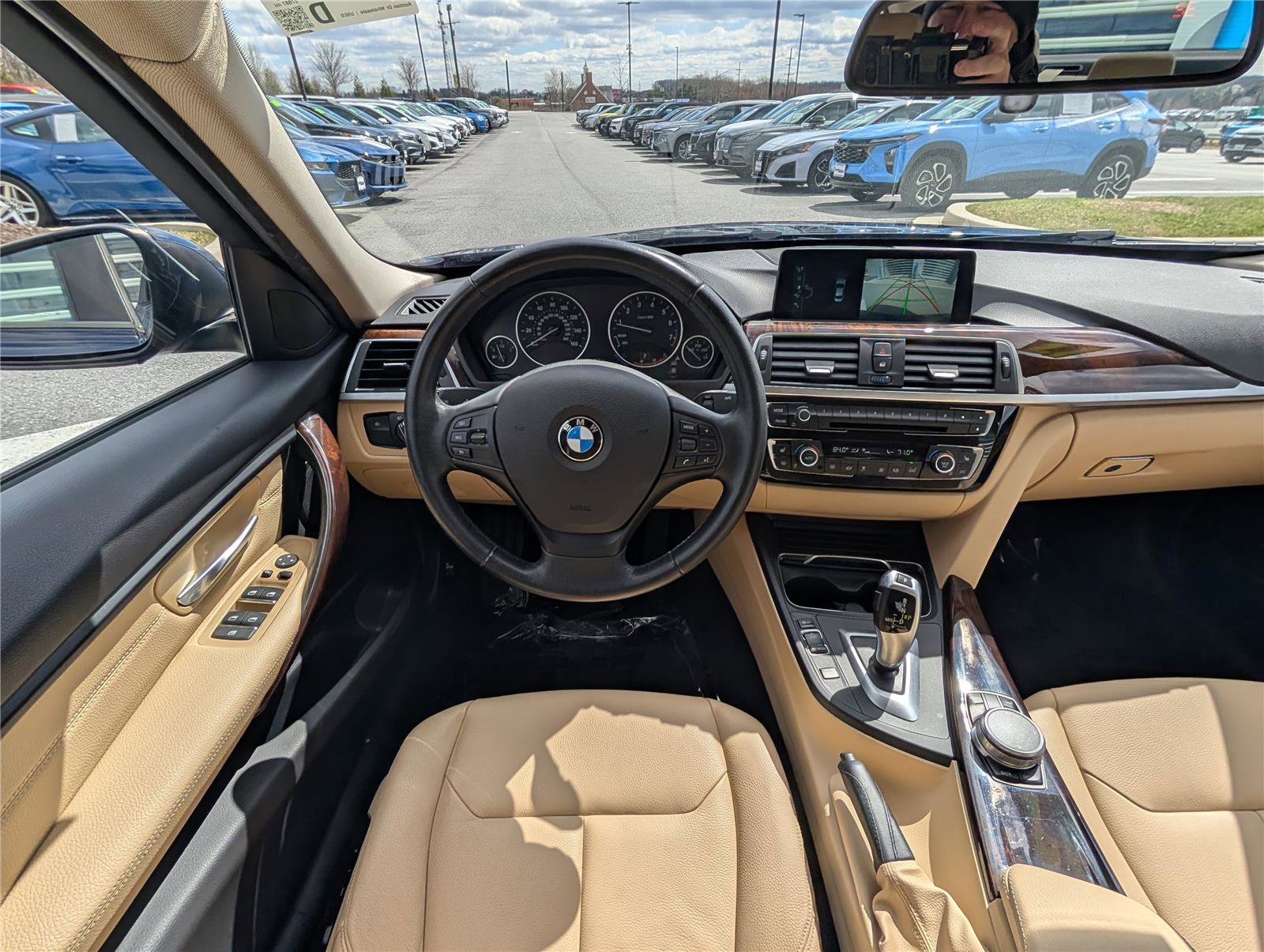 Used 2017 BMW 320i xDrive 320i xDrive image 15