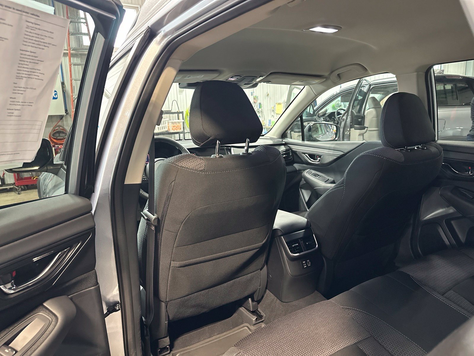 Used 2025 Subaru Outback Premium w/ Popular Package #1A AWD/4WD image 19