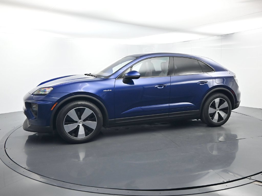 Certified 2026 Porsche Macan 4 Electric w/ Premium Package AWD/4WD image 2