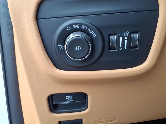 New 2026 Jeep Grand Cherokee L Summit AWD/4WD image 27