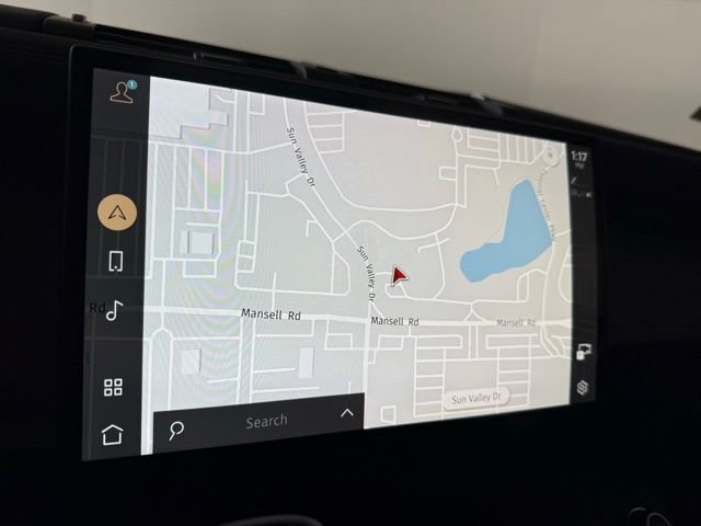 Used 2023 Land Rover Defender 130 SE image 18