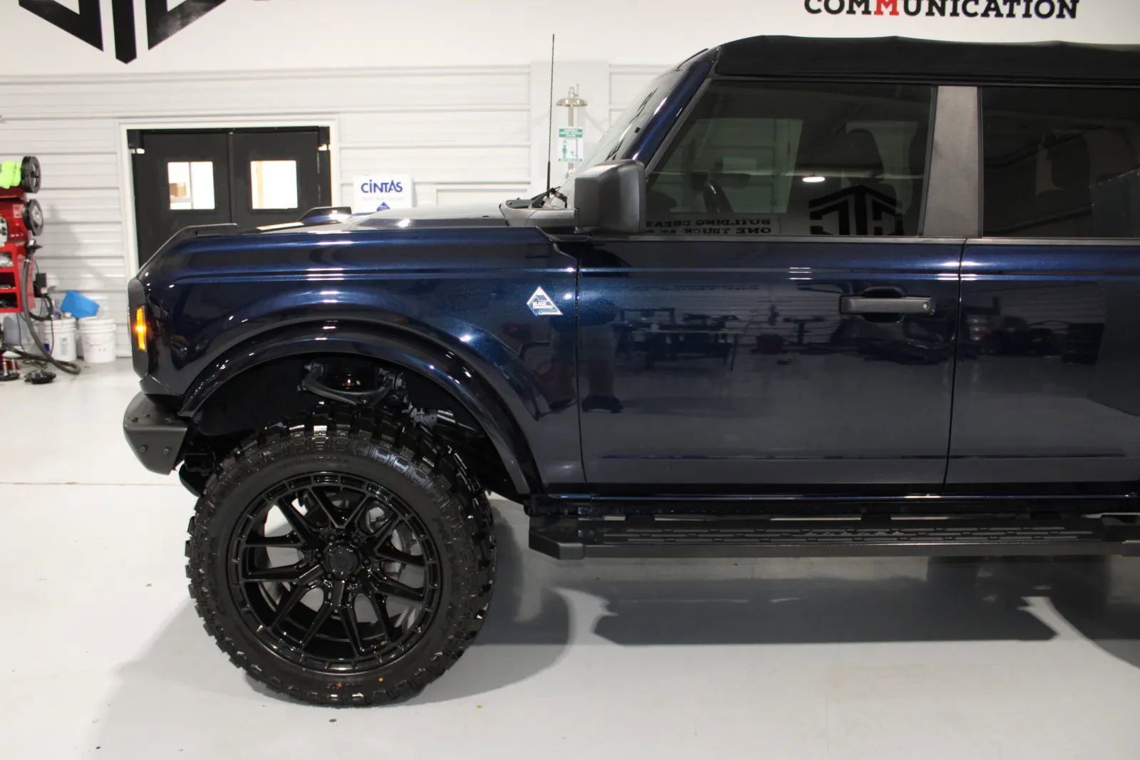 Used 2021 Ford Bronco Black Diamond w/ Sasquatch Package AWD/4WD image 12