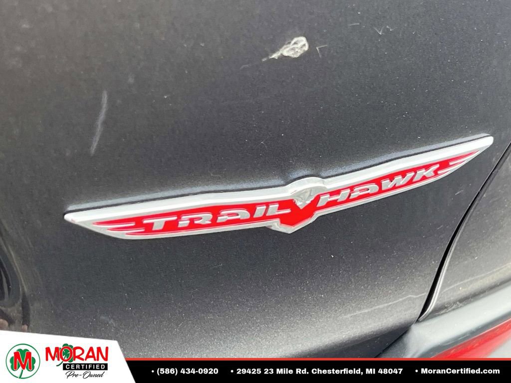 Used 2020 Jeep Cherokee Trailhawk w/ Cold Weather Group AWD/4WD image 12