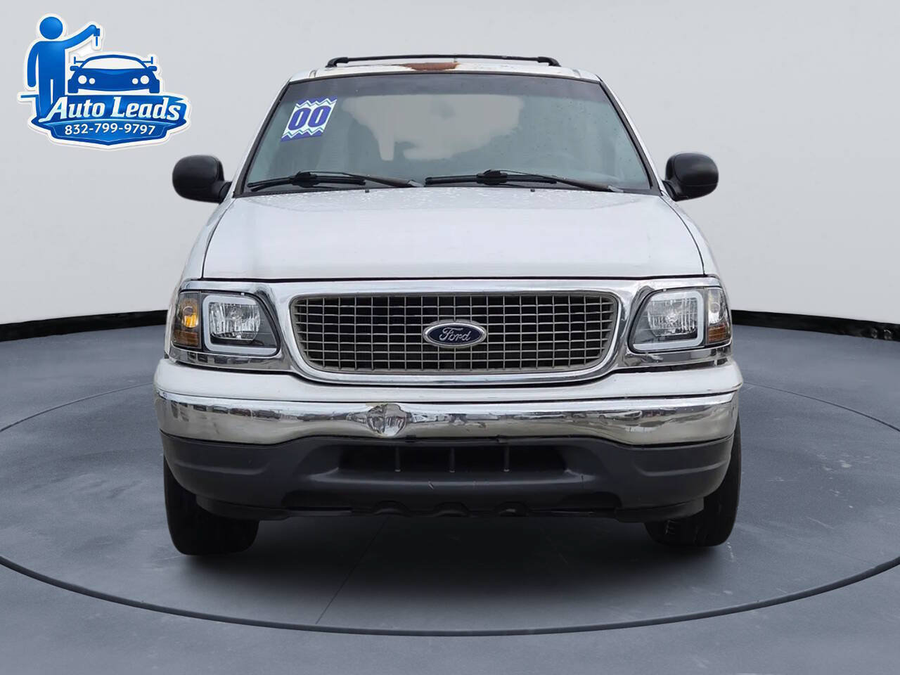 Used 2000 Ford Expedition XLT RWD image 4