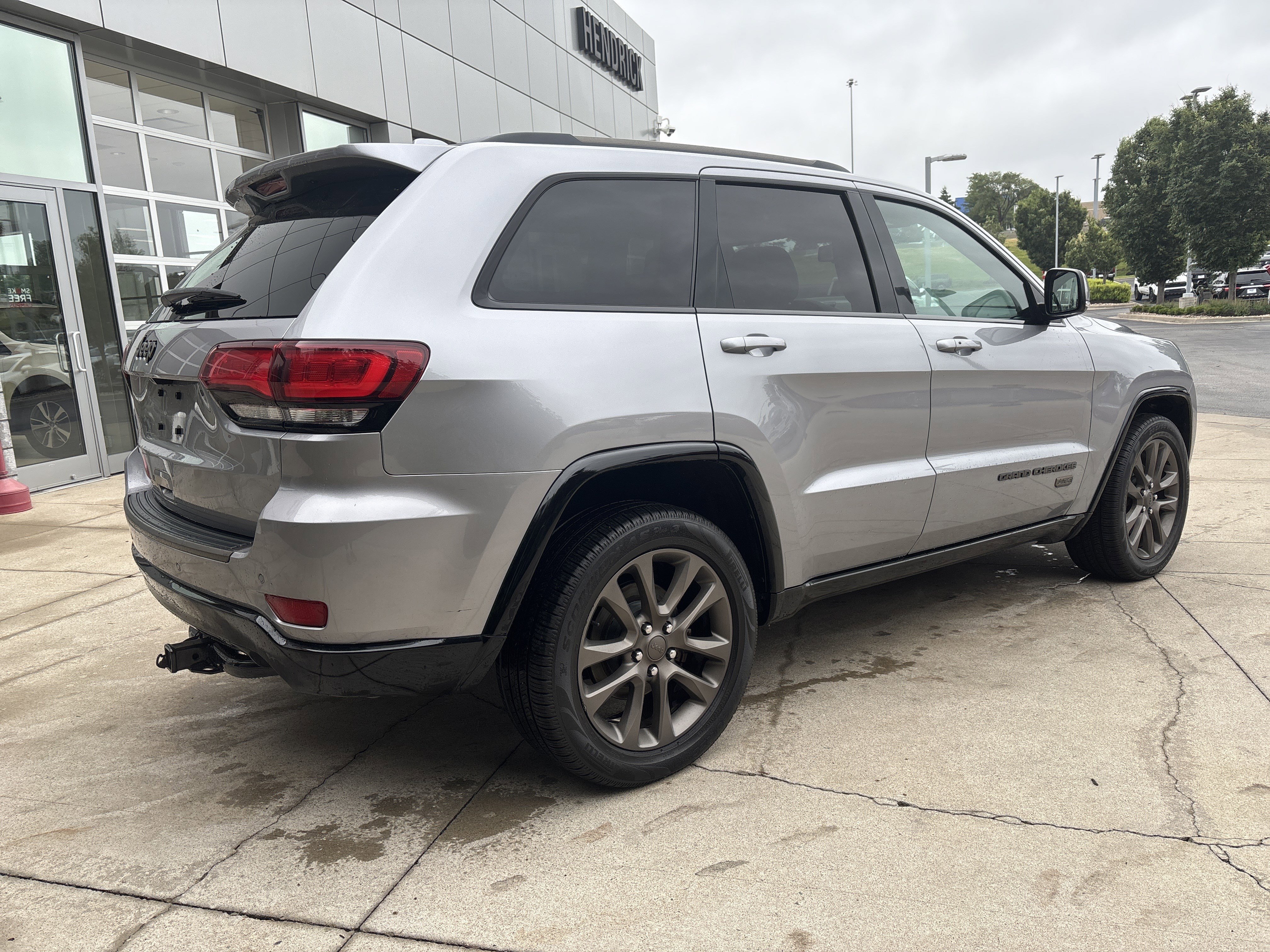 Used 2016 Jeep Grand Cherokee Limited 75th Anniversary AWD/4WD image 6