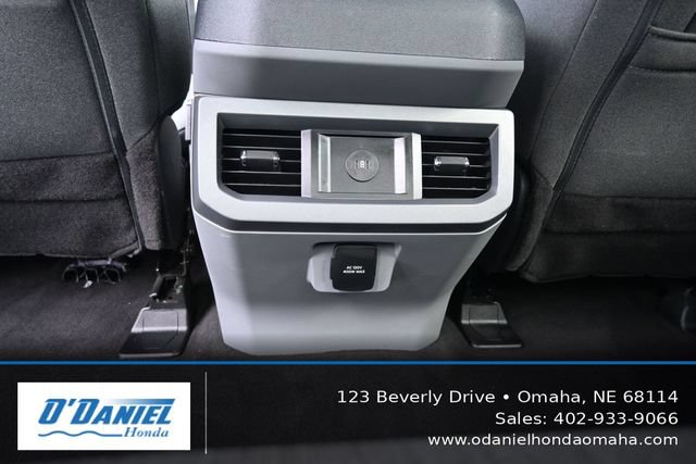 Used 2025 Ford F350 XLT w/ 360-Degree Camera Package AWD/4WD image 17