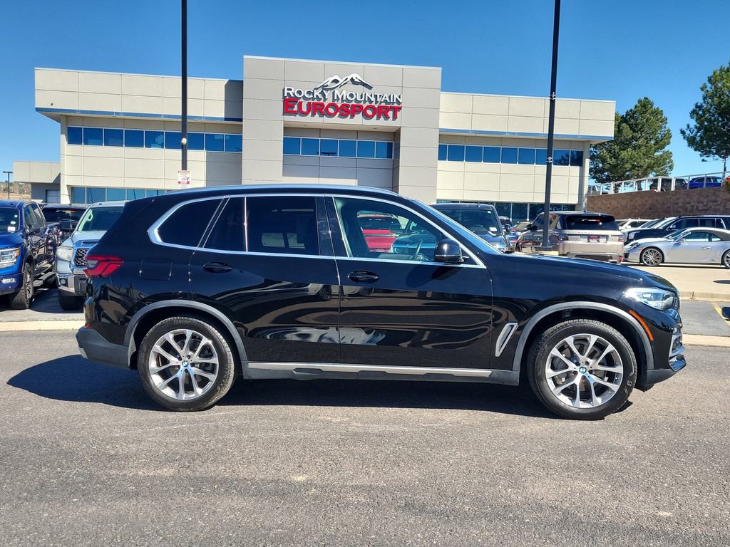 Used 2019 BMW X5 xDrive40i w/ Premium Package 2 AWD/4WD image 3