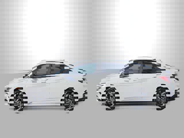 Certified 2025 Hyundai Elantra Sport w/ Cargo Package image 5