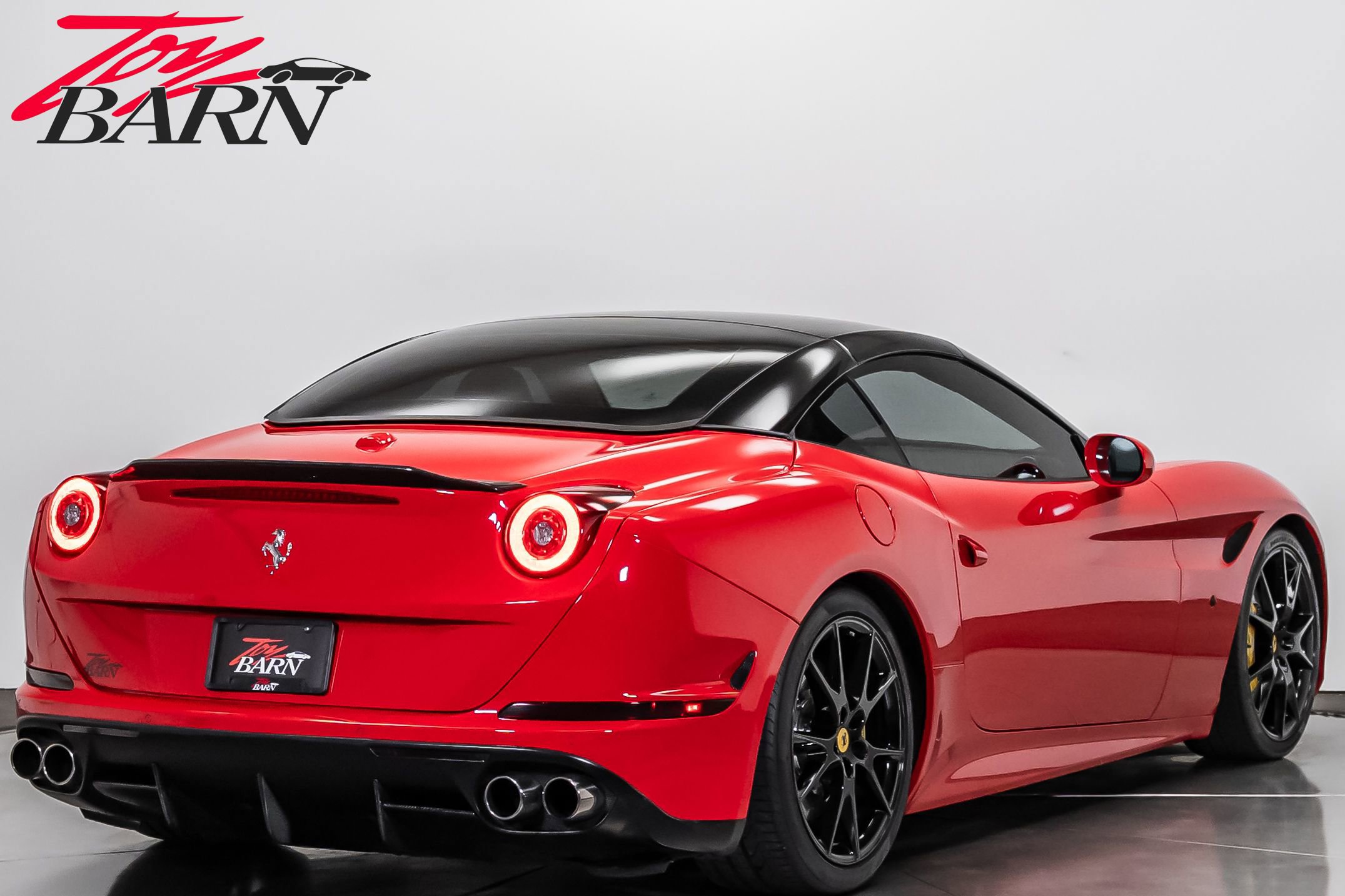 Used 2016 Ferrari California T RWD image 13