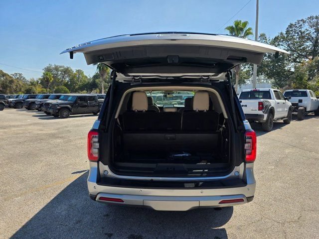 Used 2022 Ford Expedition Limited AWD/4WD image 43
