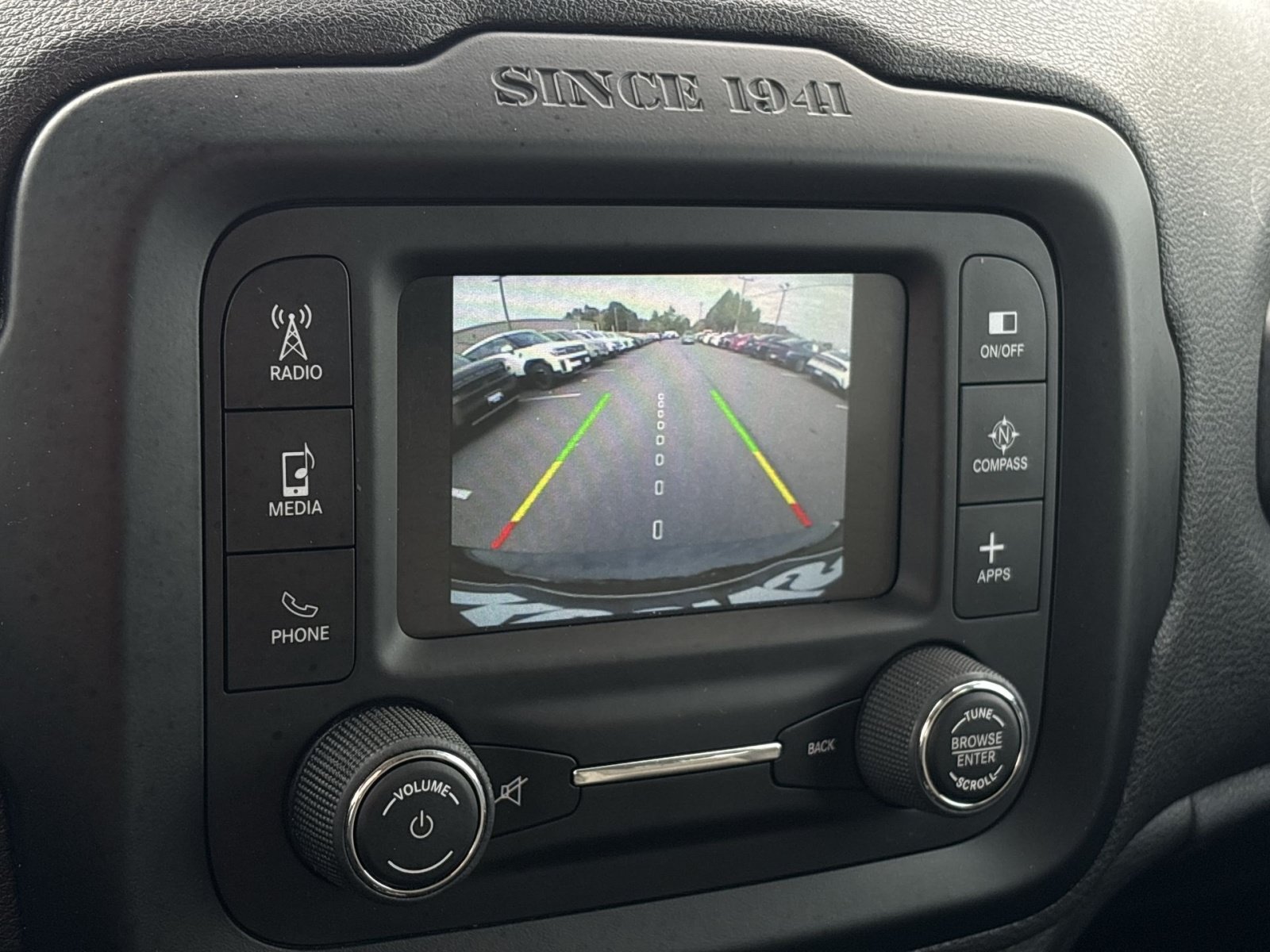 Used 2017 Jeep Renegade Latitude FWD image 17