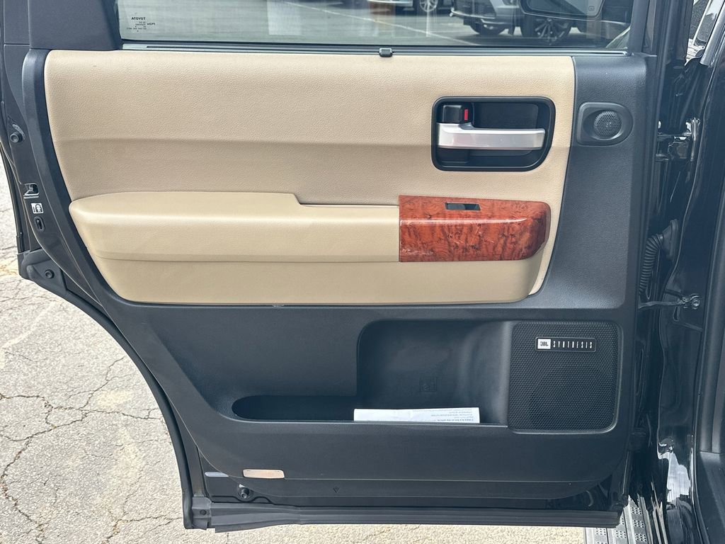 Used 2018 Toyota Sequoia Platinum image 22