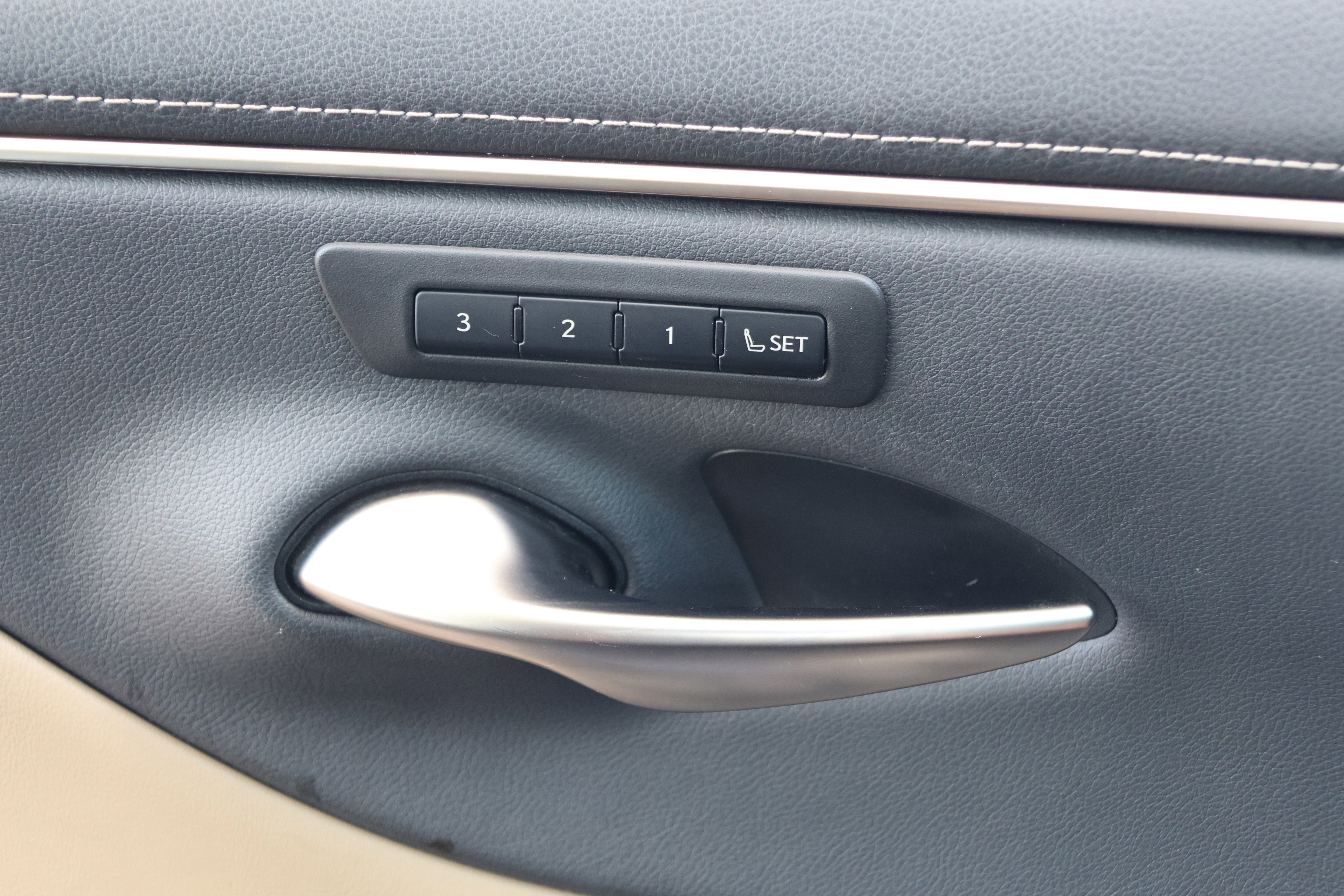 Used 2020 Lexus ES 350 w/ Premium Package FWD image 13