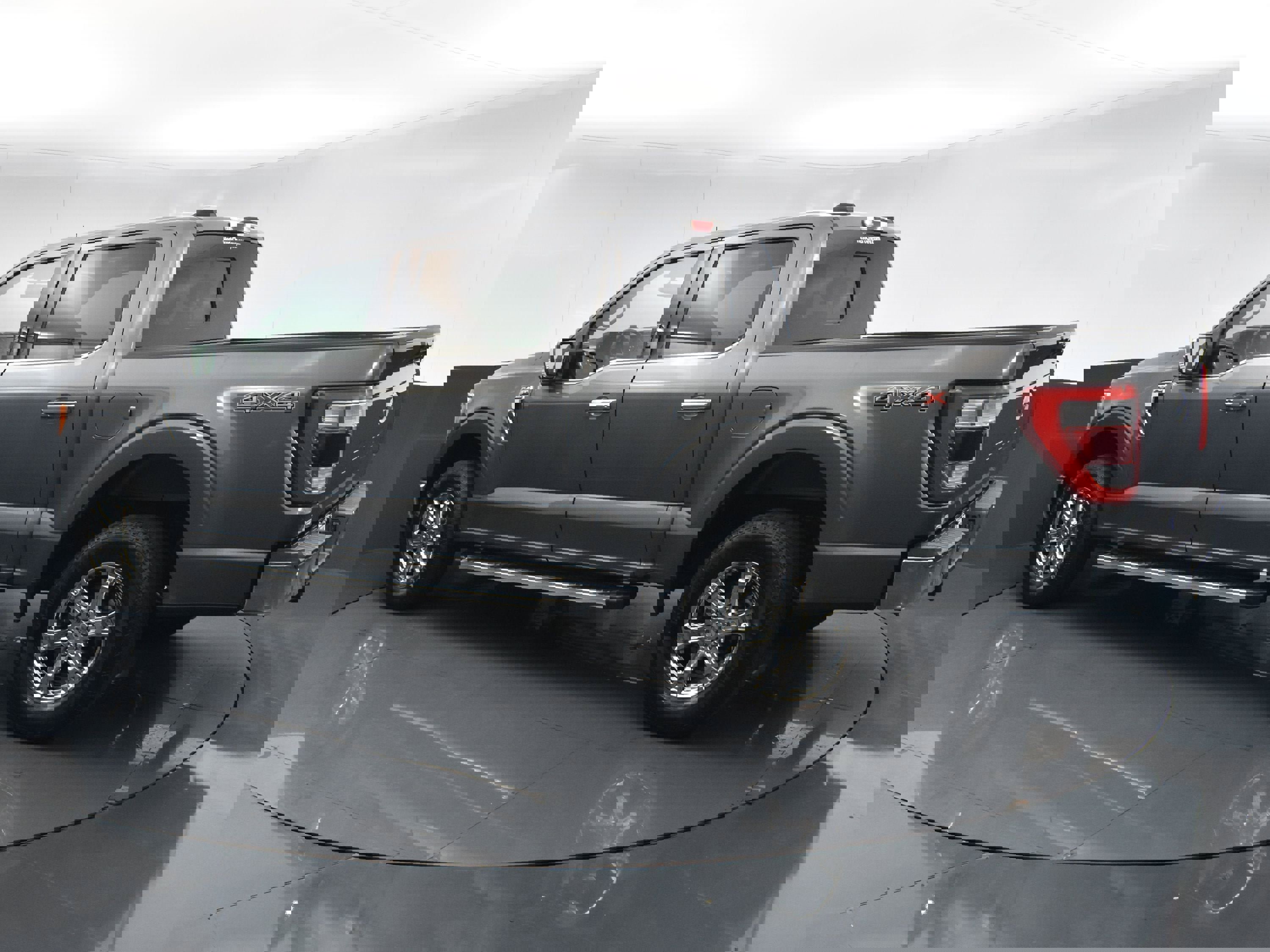 Used 2023 Ford F150 Lariat image 5