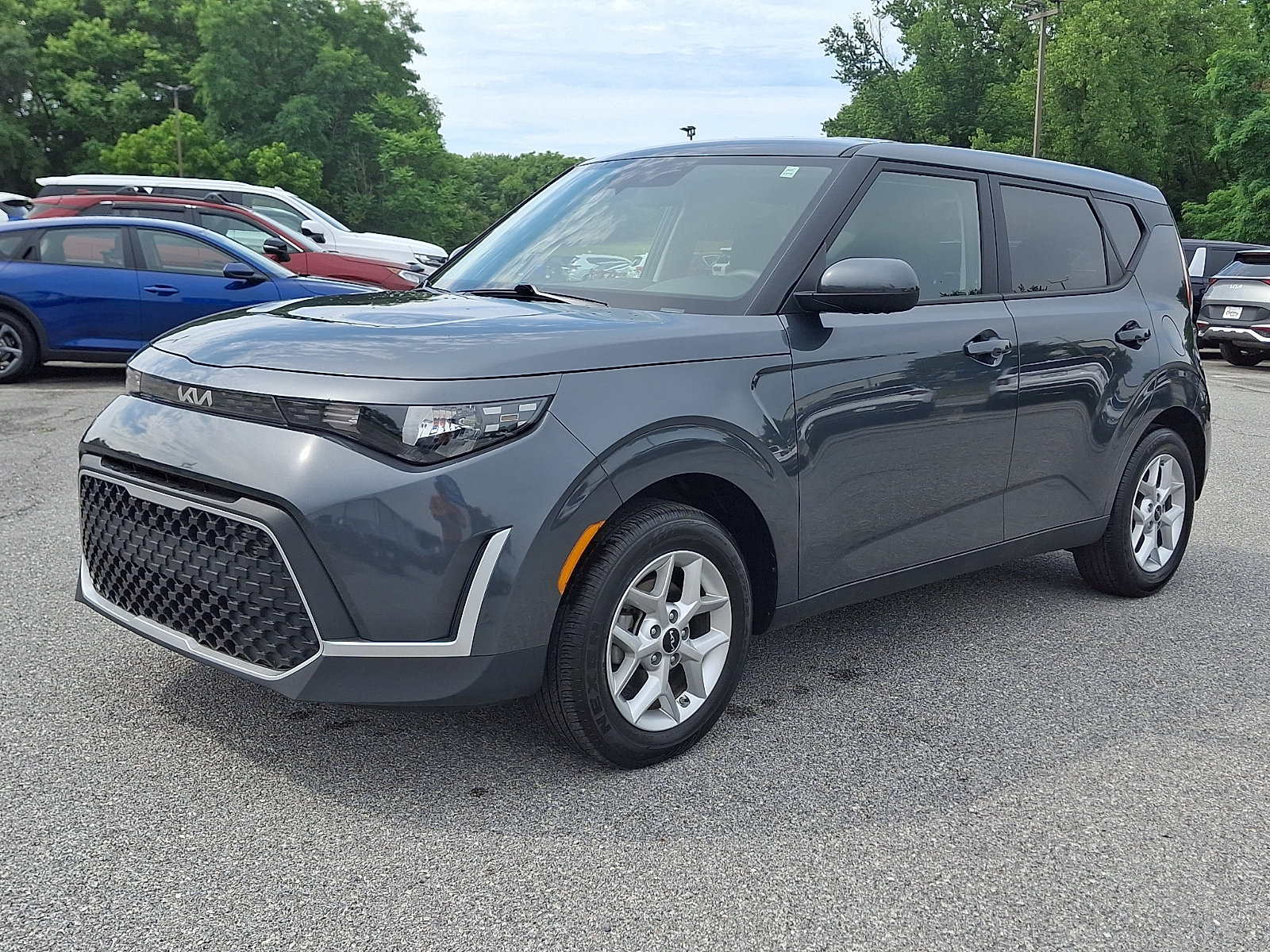 Certified 2025 Kia Soul LX w/ LX Technology Package FWD image 3