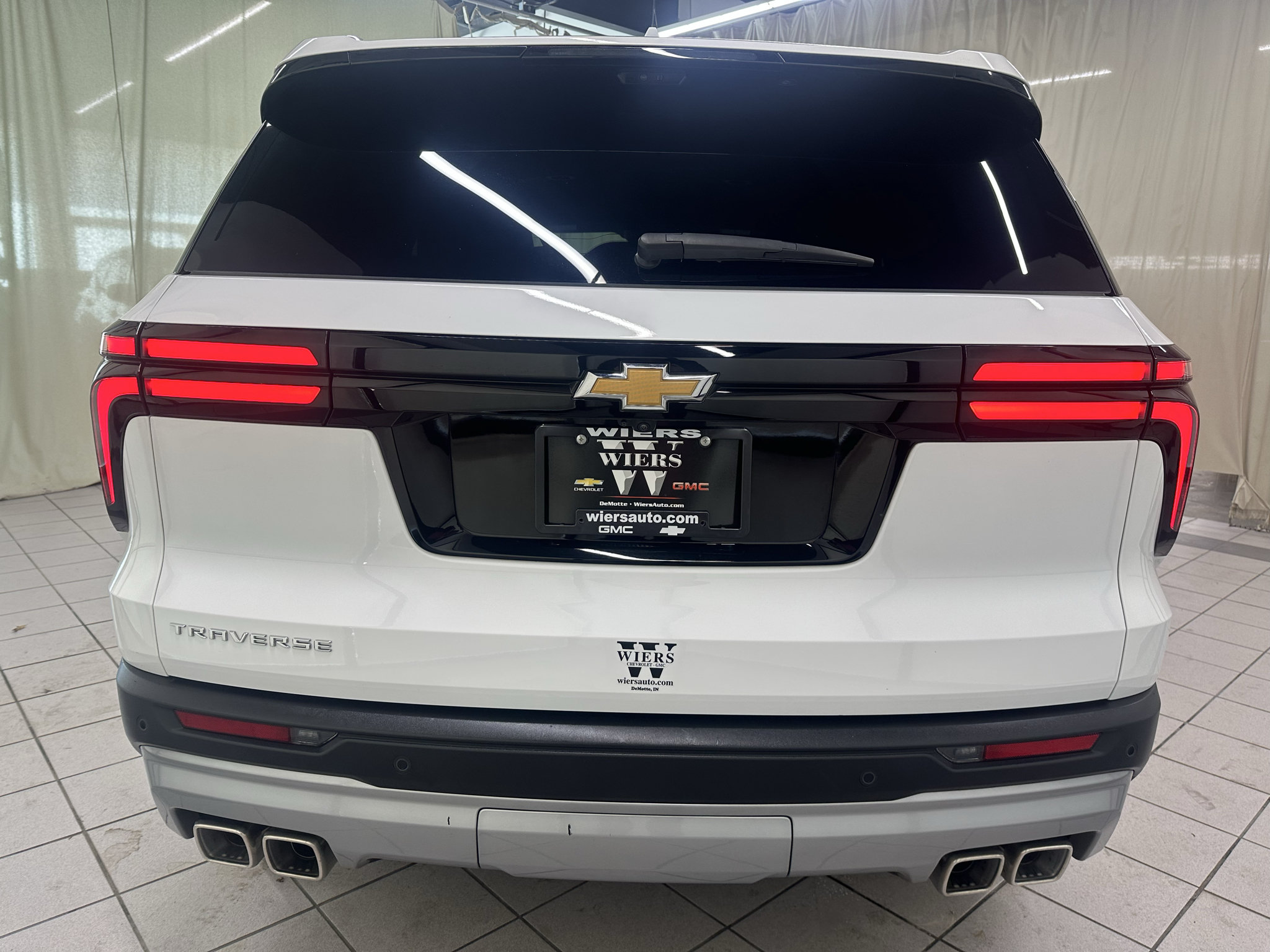 Certified 2026 Chevrolet Traverse LT w/ Driver Confidence Package FWD image 5