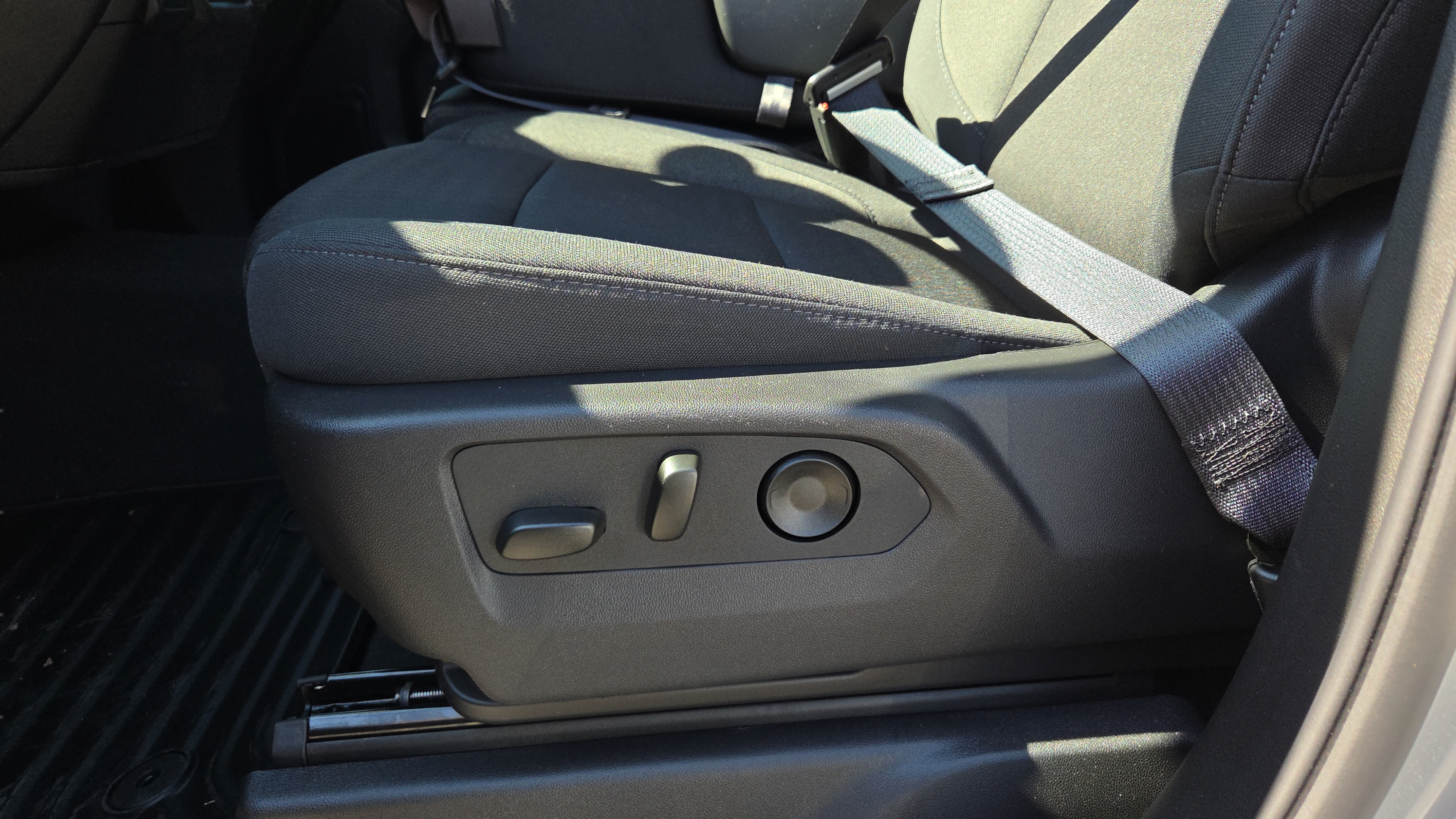 New 2026 Chevrolet Silverado 1500 Custom Trail Boss w/ Dark Appearance Package AWD/4WD image 15