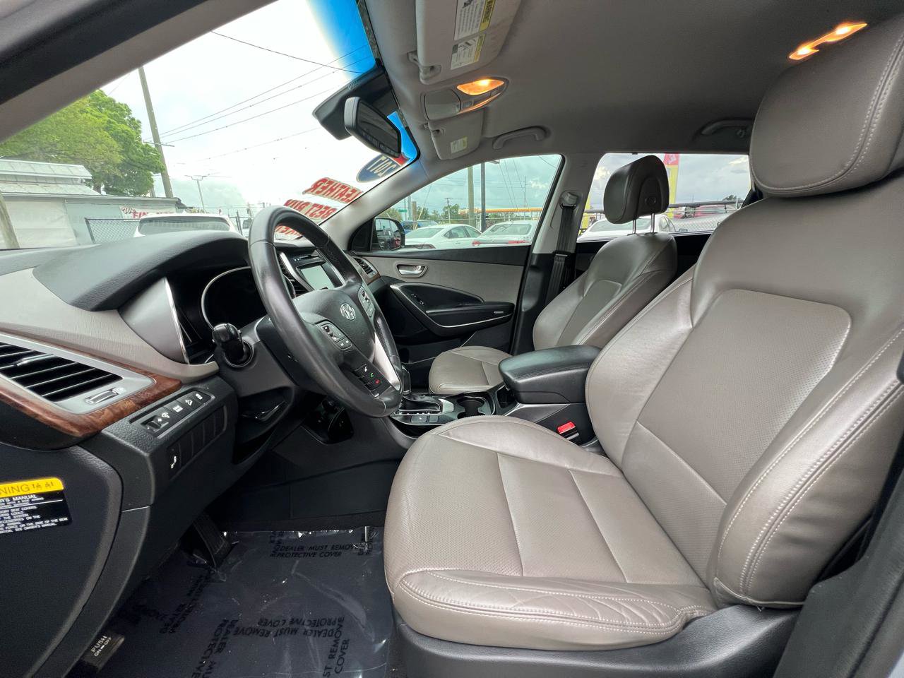Used 2017 Hyundai Santa Fe SE w/ SE Premium Package 02 FWD image 12