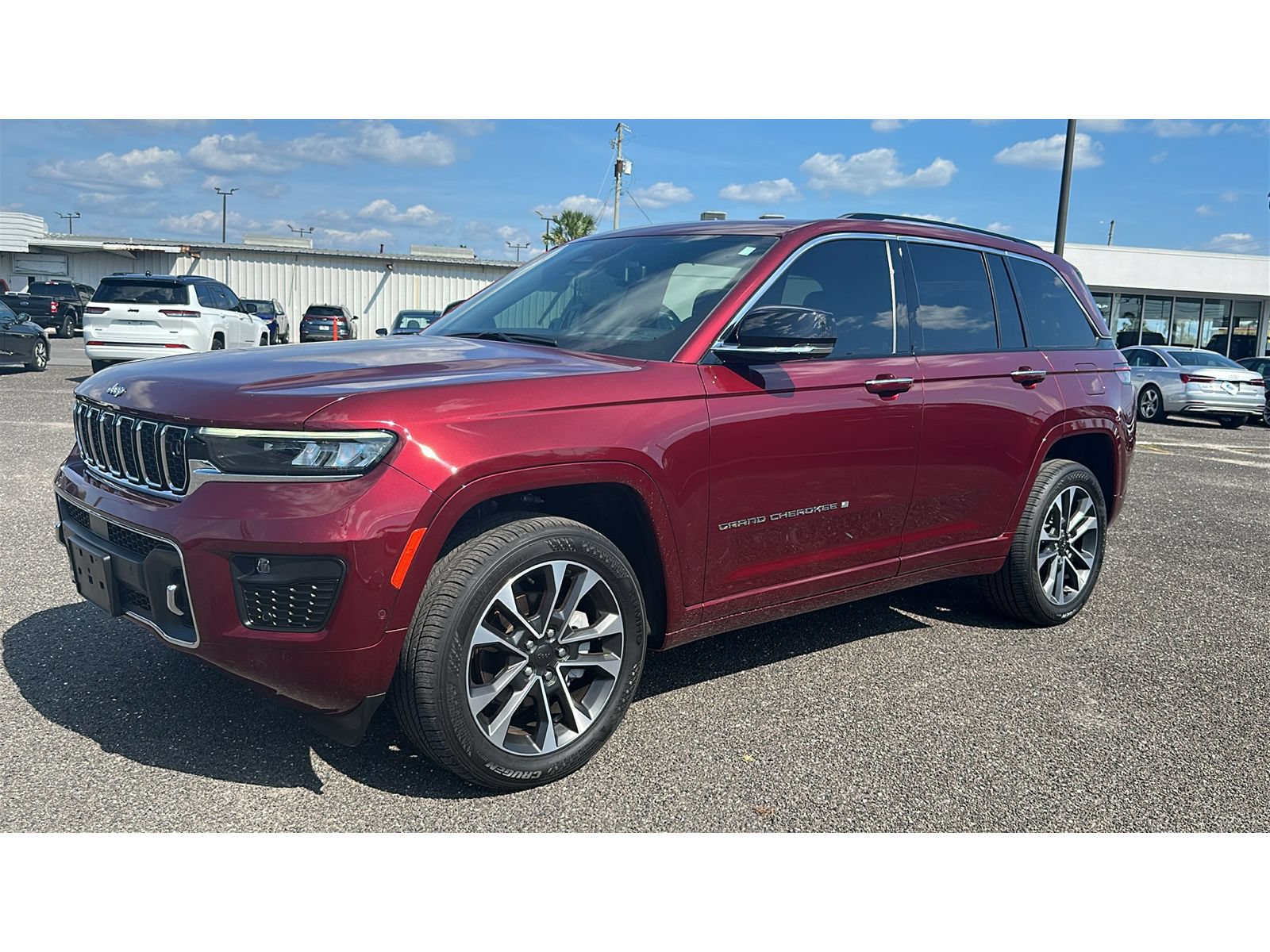 Used 2023 Jeep Grand Cherokee Overland w/ Adv Protech Group III RWD image 2