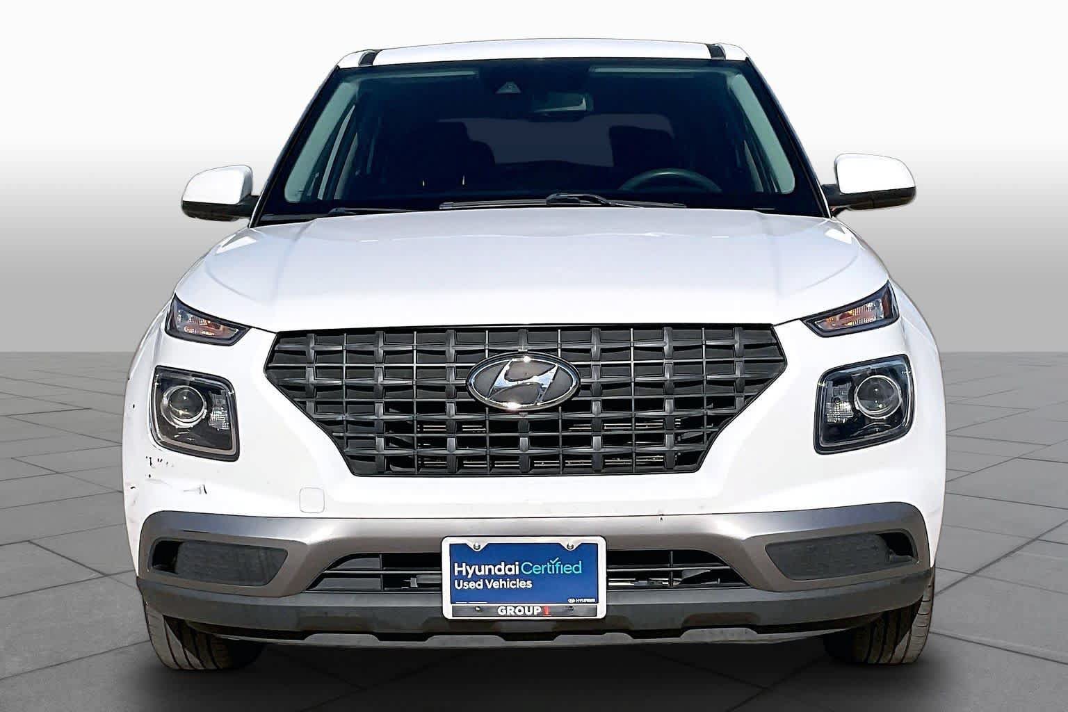 Used 2021 Hyundai Venue SE FWD image 4