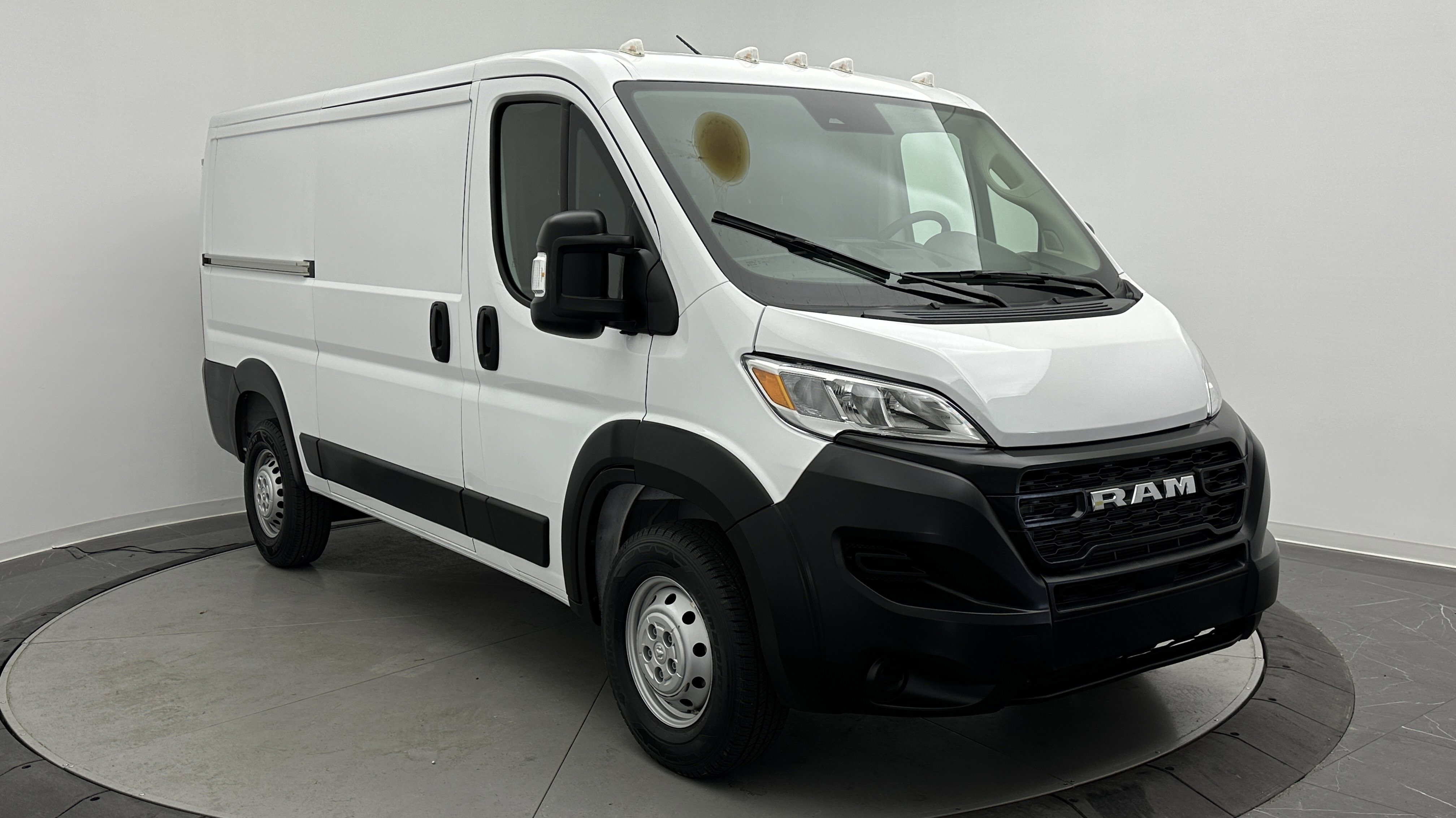 Used 2023 RAM ProMaster 2500 image 3