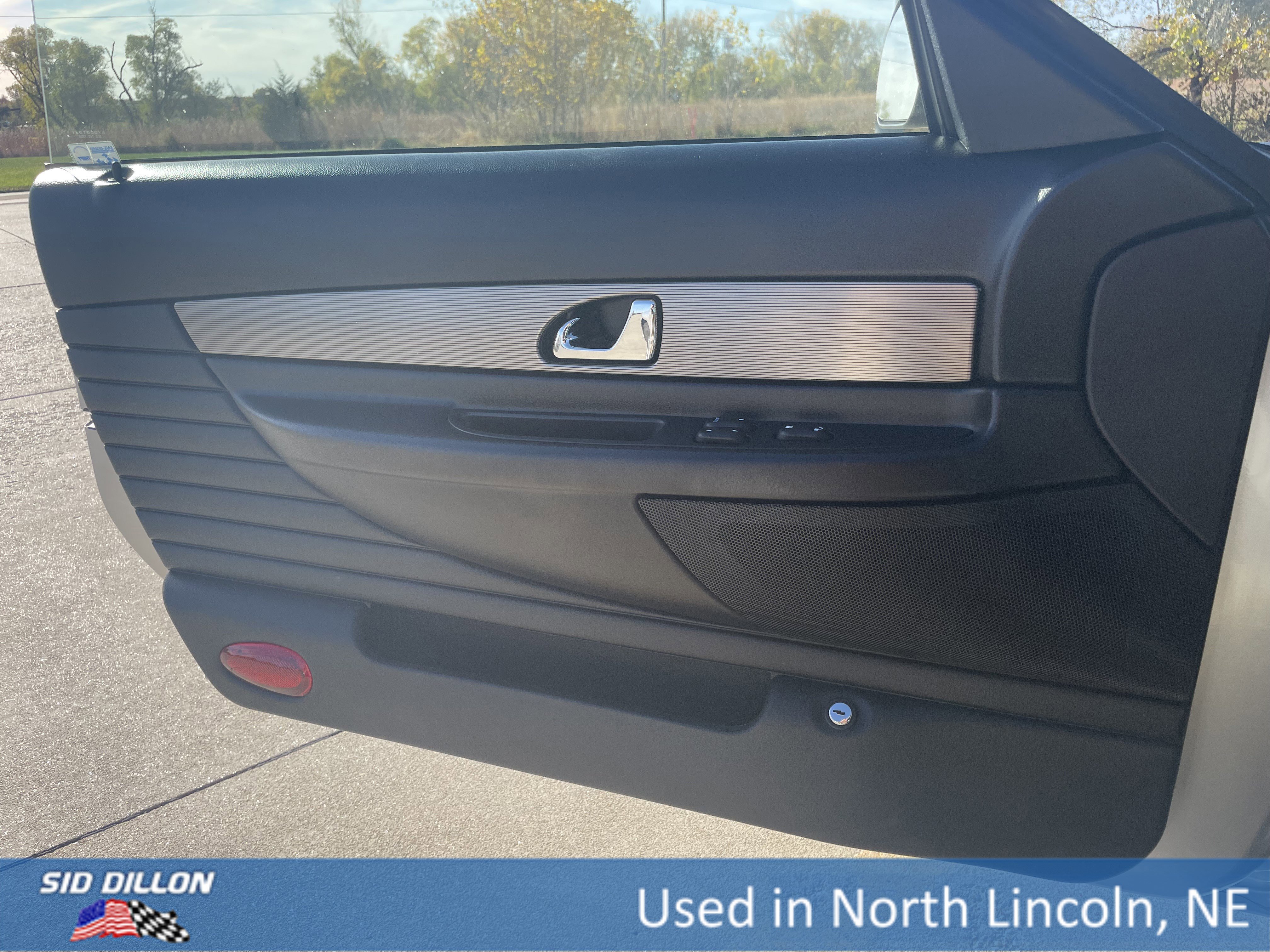 Used 2004 Ford Thunderbird Deluxe image 15