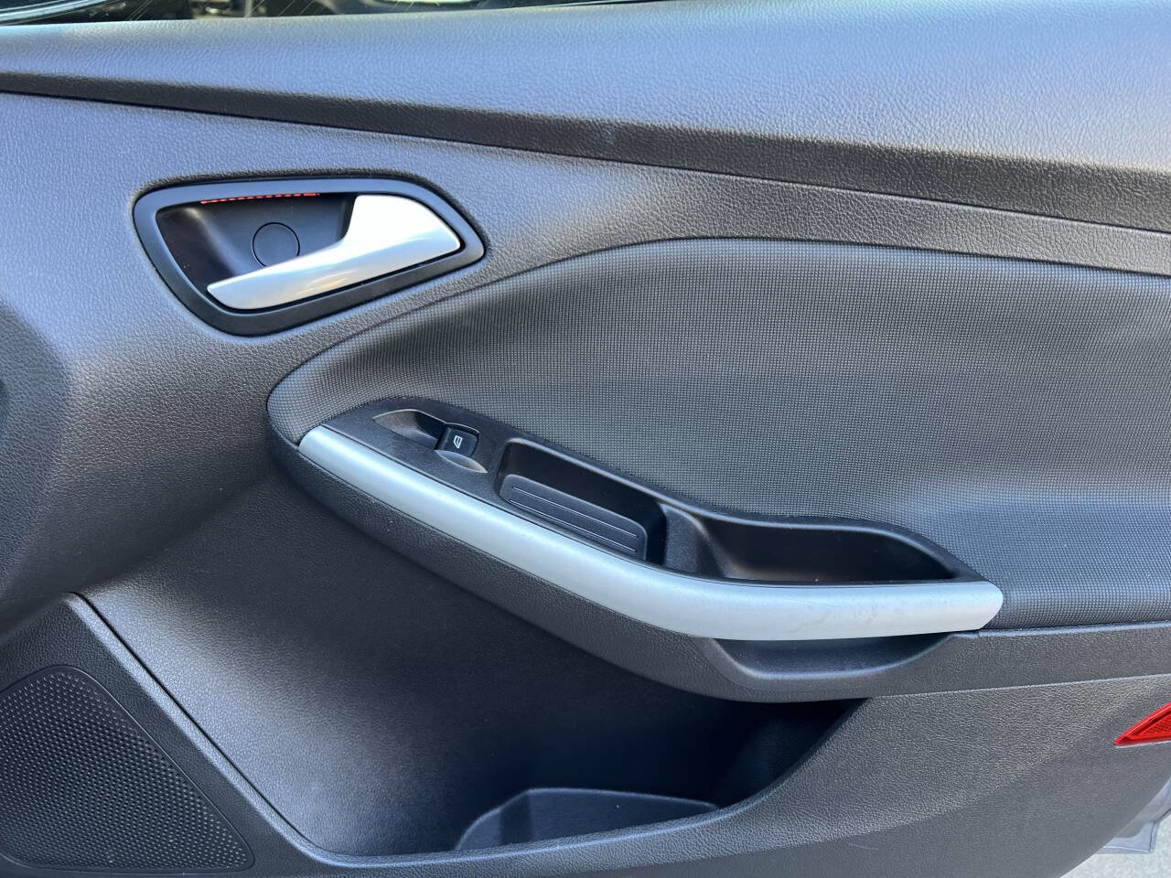 Used 2014 Ford Focus SE w/ Equipment Group 201A image 23